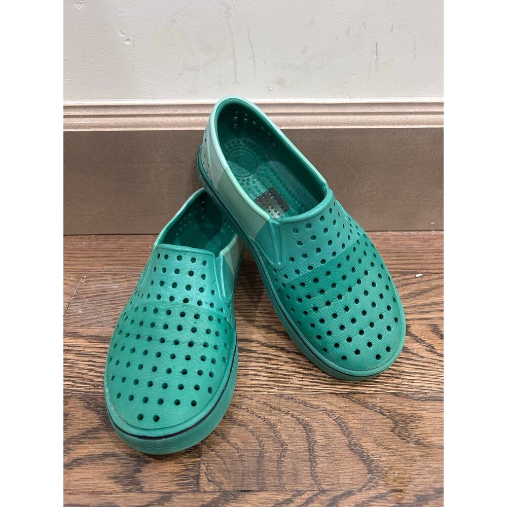 Native x Crayola Miles Block Kid's J1 Slip On Shoes Green Sprout Waterproof Pool